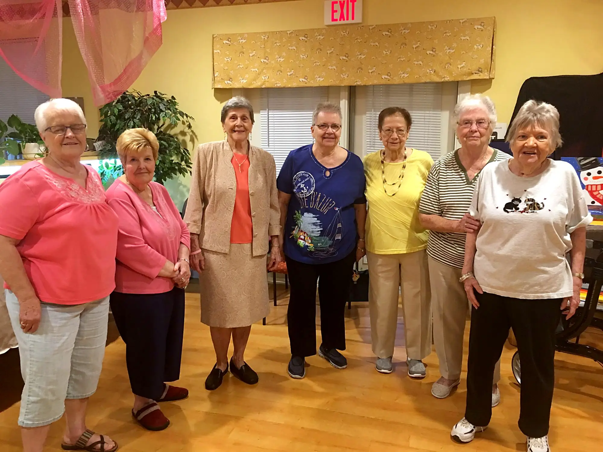 The senior art class together after a session